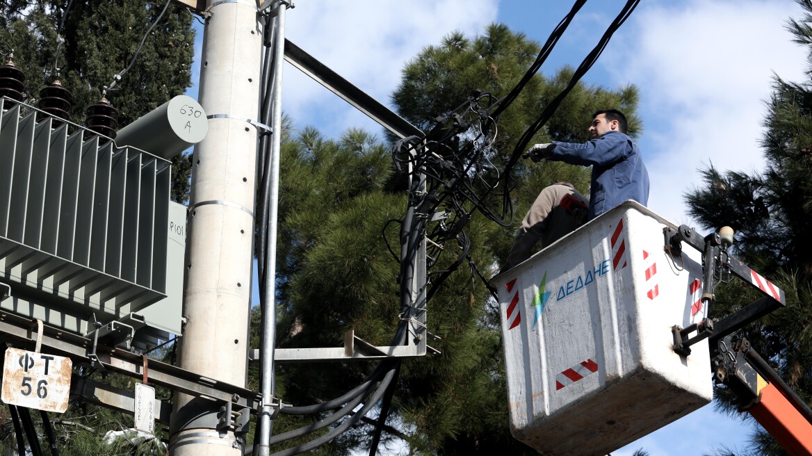 Επανεξετάζεται ο μηχανισμός αποζημιώσεων για τις διακοπές ρεύματος από καιρικά φαινόμενα