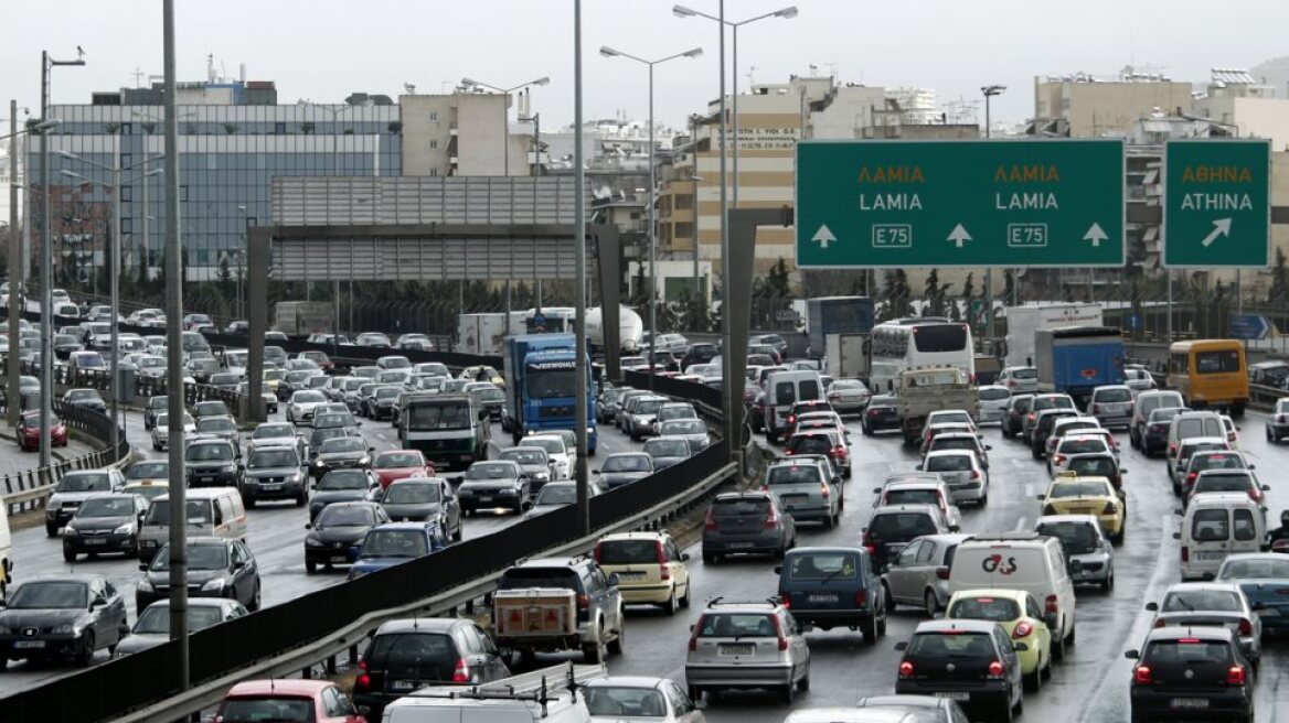 Κίνηση: Ομαλοποιήθηκε η κυκλοφορία στην Αττική Οδό - Προβλήματα μόνο στο κέντρο 