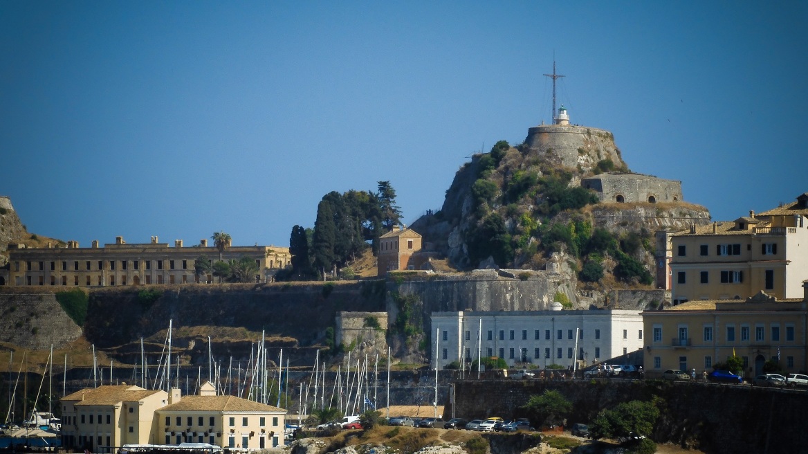 Κορωνοϊός - Λύματα: Οριακή μείωση του ιικού φορτίου σε Αττική - Θεσσαλονίκη, «έκρηξη» στην Κέρκυρα