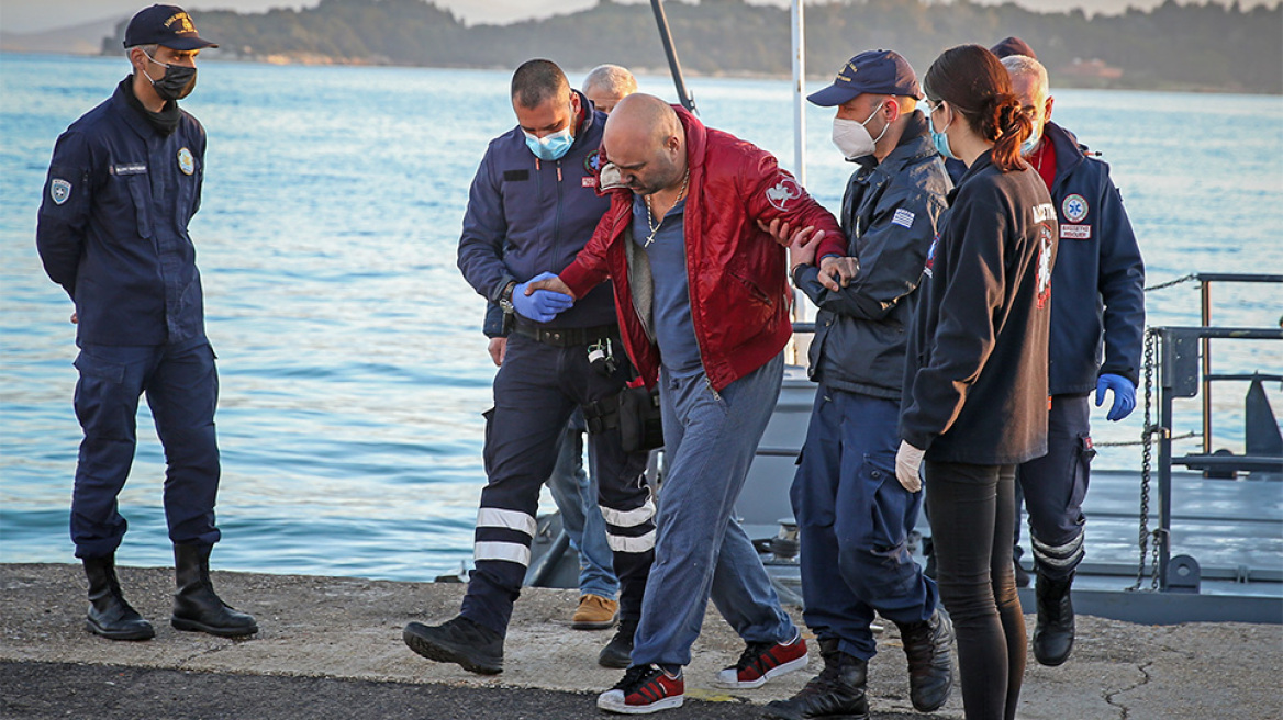 Φωτιά σε πλοίο στην Κέρκυρα: «Αυτό που ζήσαμε ήταν εφιάλτης»,  λένε επιβάτες