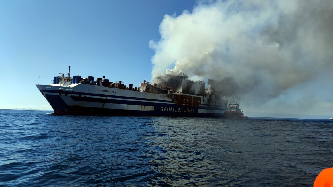 Euroferry Olympia: Ειδικός ψυχολόγος δίπλα στις οικογένειες των αγνοουμένων - Συνεχίζονται οι έρευνες