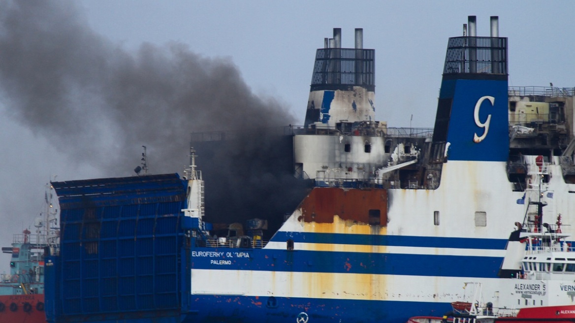 Euroferry Olympia: Τον «έφαγαν» οι ψύλλοι μέσα στο πλοίο - Δείτε φωτογραφίες