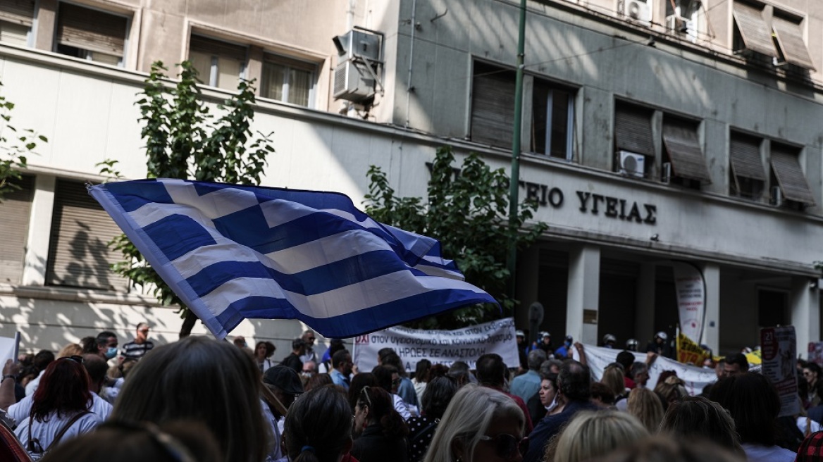 Πανελλαδική απεργία προκήρυξαν για αύριο ΟΕΝΓΕ και ΠΟΕΔΗΝ