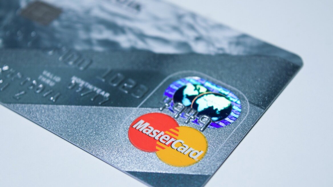 Εισβολή στην Ουκρανία: Η Mastercard απέκλεισε ρωσικούς οργανισμούς από το δίκτυό της