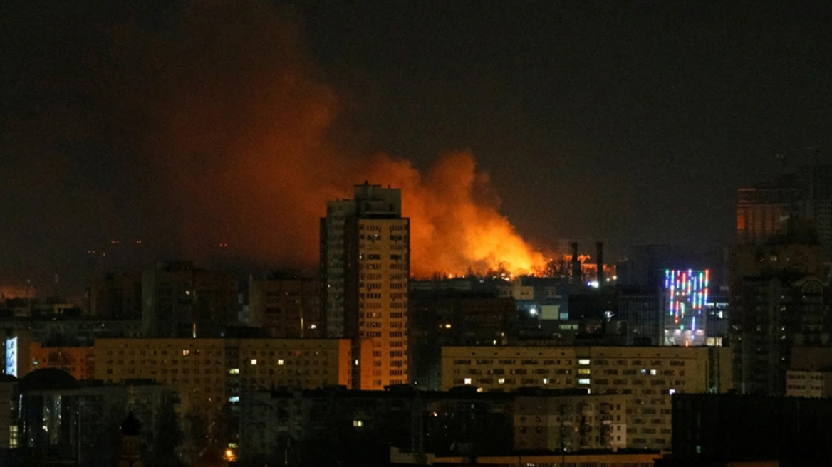 Πόλεμος στην Ουκρανία: Νύχτα-κόλαση στο Κίεβο λίγο πριν το τραπέζι του διαλόγου -  Η Ρωσία κατέλαβε τη Χερσώνα