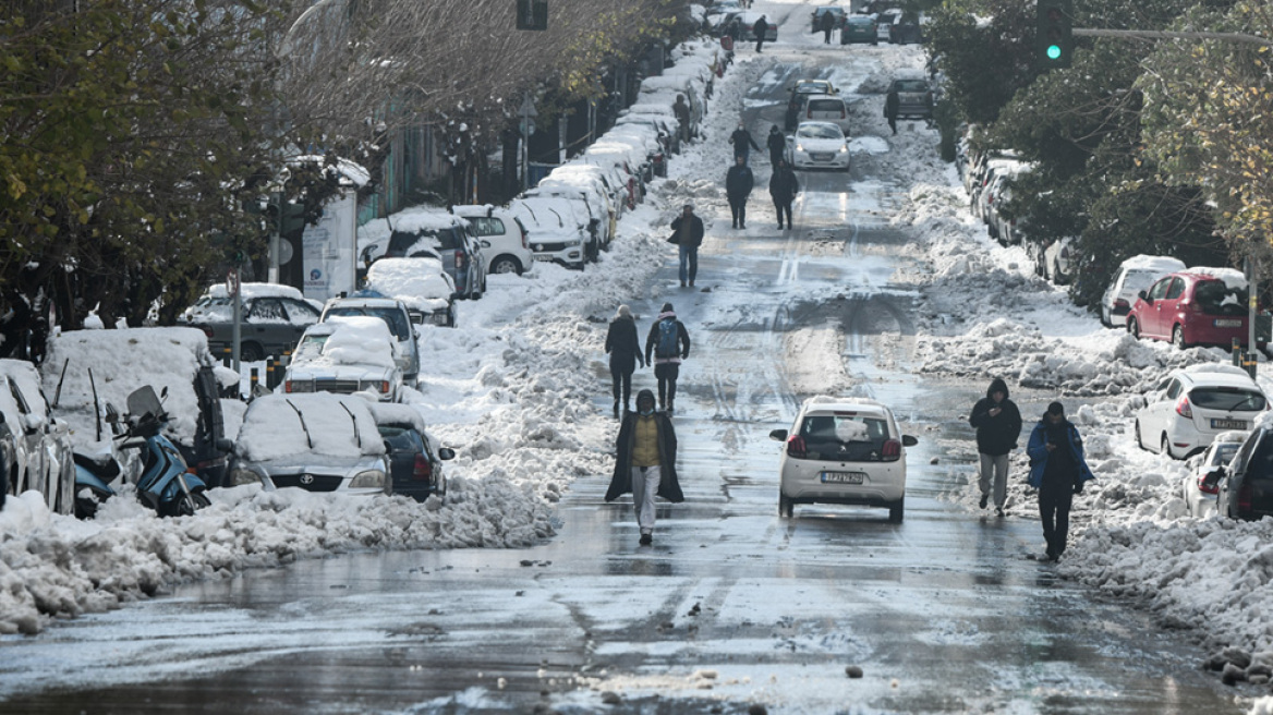 Καιρός - Κακοκαιρία «Φίλιππος»: Χιόνια ακόμα και στο κέντρο της Αθήνας - Πού θα είναι κλειστά τα σχολεία 