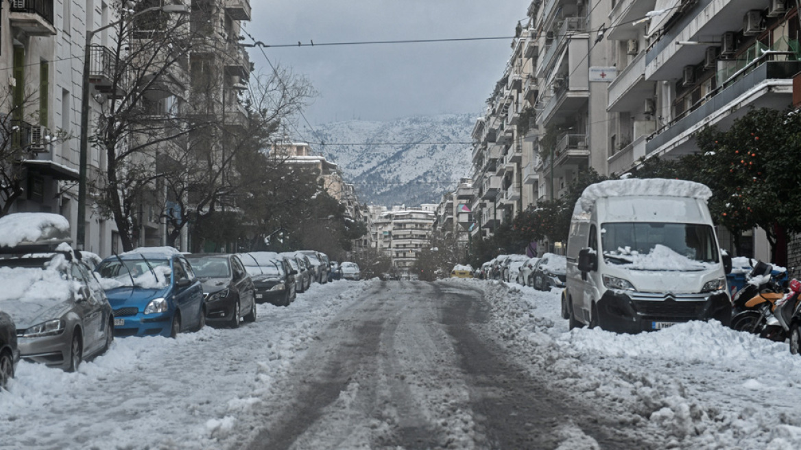 Κακοκαιρία Φίλιππος: Κλειστοί δρόμοι σε Φυλή και Πεντέλη λόγω χιονόπτωσης - Πού χρειάζεται αλυσίδες στην Αττική