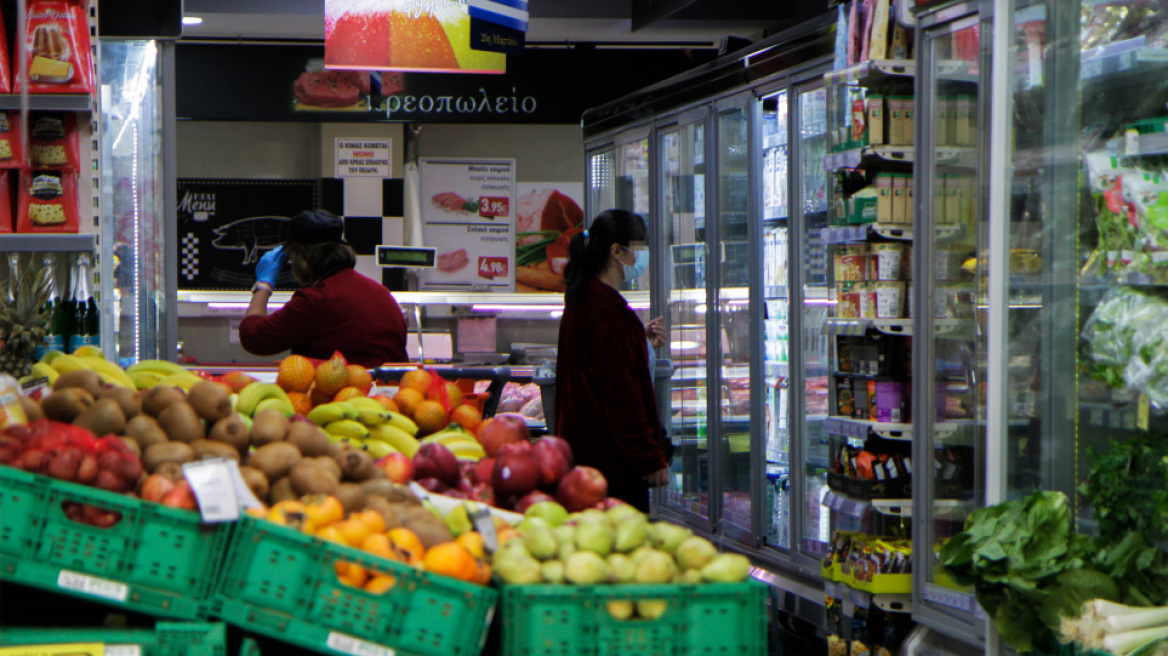 Πόλεμος στην Ουκρανία: «Βυθίζει» λιανεμπόριο και καταναλωτές στη δίνη του πληθωριστικού κυκλώνα