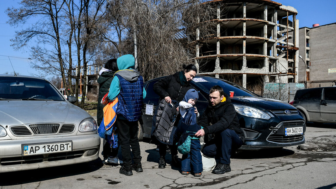 Πόλεμος στην Ουκρανία: Σχεδόν 29.000 άνθρωποι απομακρύνθηκαν από τη Μαριούπολη και το Σούμι την Τρίτη