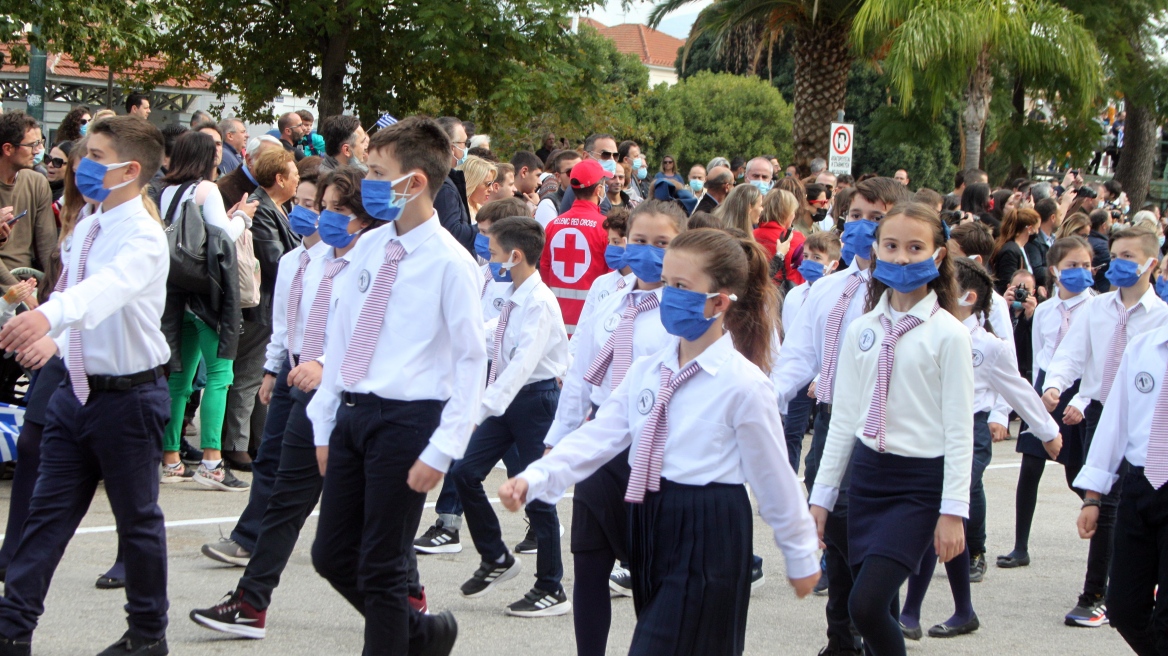 Τα υγειονομικά μέτρα για τις παρελάσεις της 25ης Μαρτίου - Τι αναφέρει η εγκύκλιος