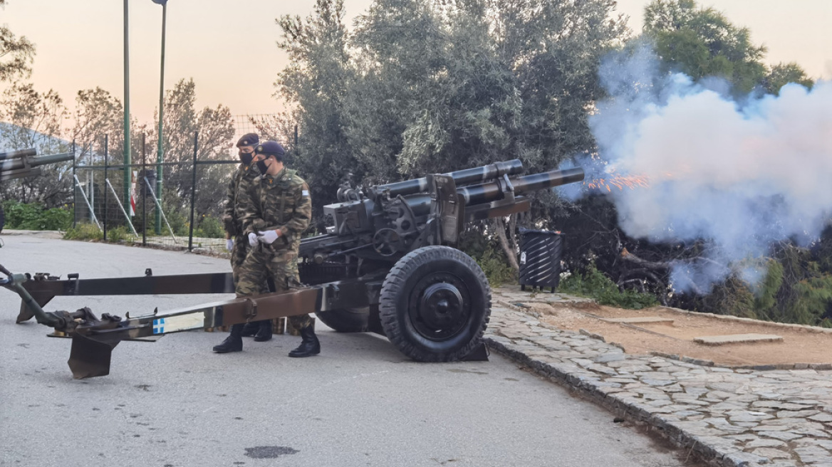 Οι 21 κανονιοβολισμοί στον Λυκαβηττό για την επέτειο της 25ης Μαρτίου