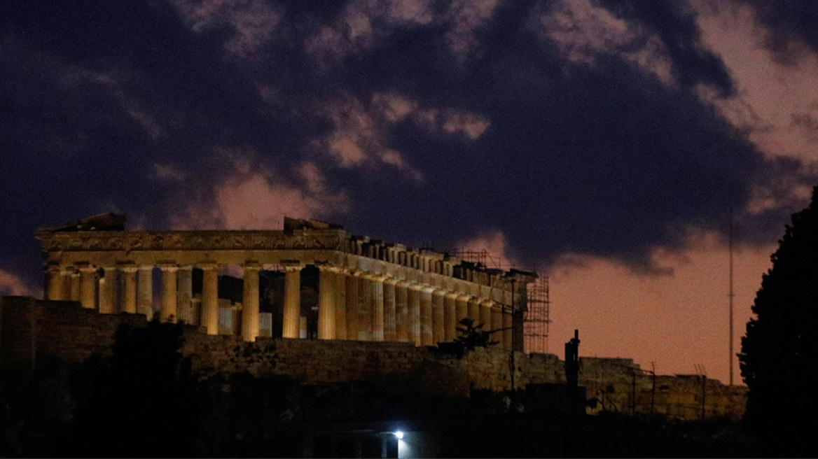 H «Ώρα της Γης»: Ακρόπολη, Λευκός Πύργος και άλλα εμβληματικά κτίρια σβήνουν στις 8.30 μ.μ. τα φώτα