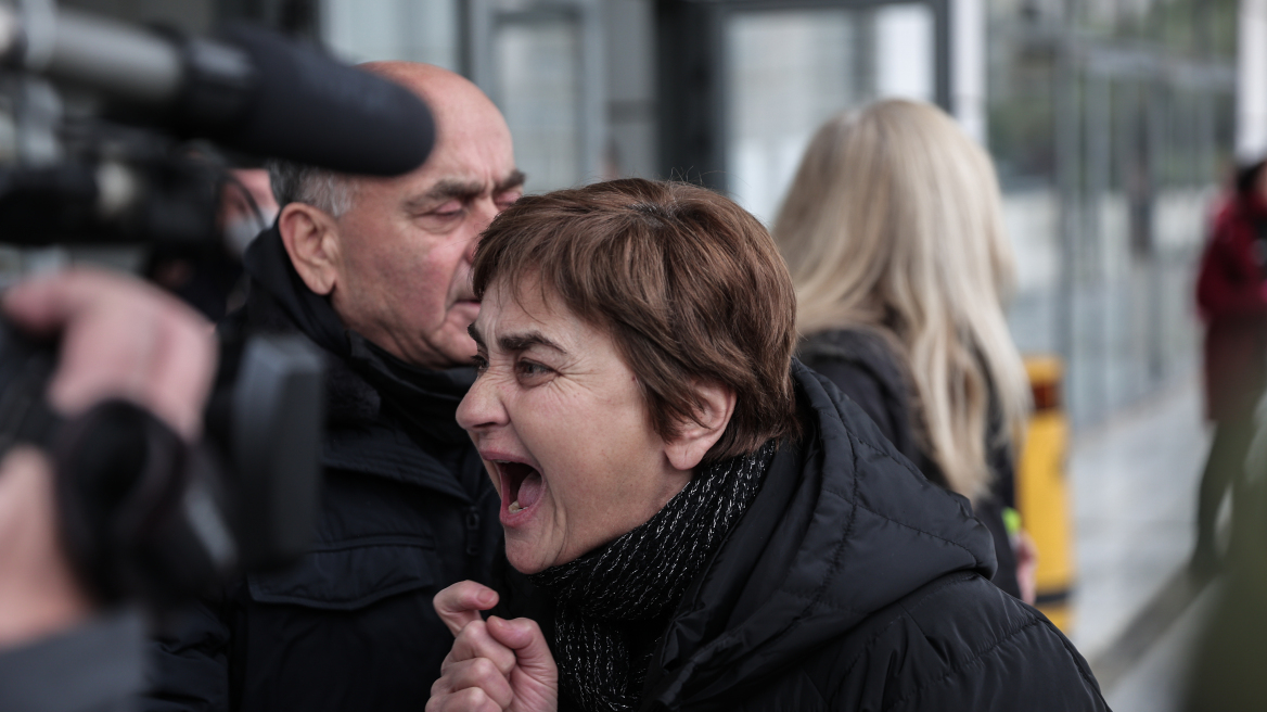 Δίκη Τοπαλούδη: Καταθέτουν σήμερα οι γονείς - Ξυπνούν οι μνήμες για τον βιασμό και τη δολοφονία της κόρης τους