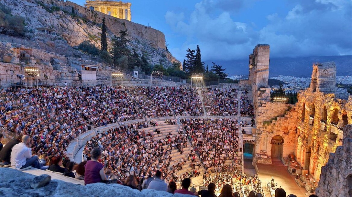 Φεστιβάλ Αθηνών και Επιδαύρου με Πάτι Σμιθ, Ίβο βαν Χόβε και Καβάκο