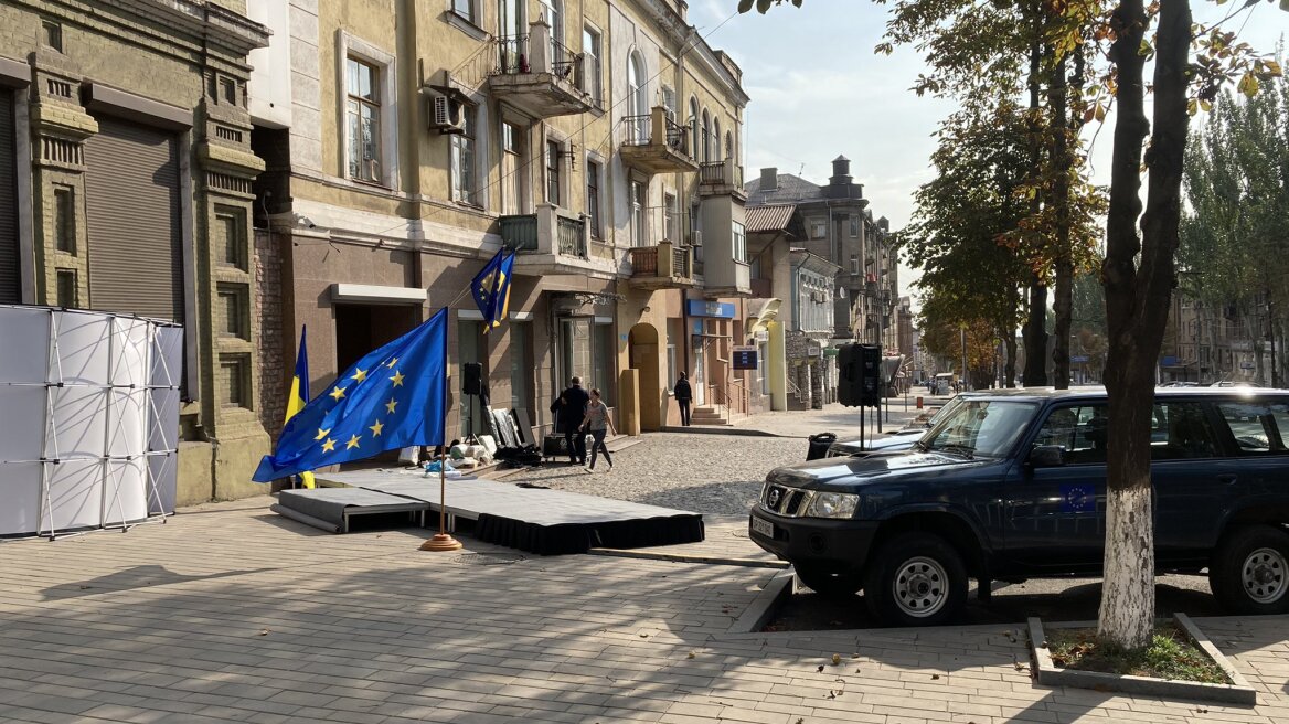 Πόλεμος στην Ουκρανία: Βομβαρδίστηκε το γραφείο της αποστολής της ΕΕ στη Μαριούπολη