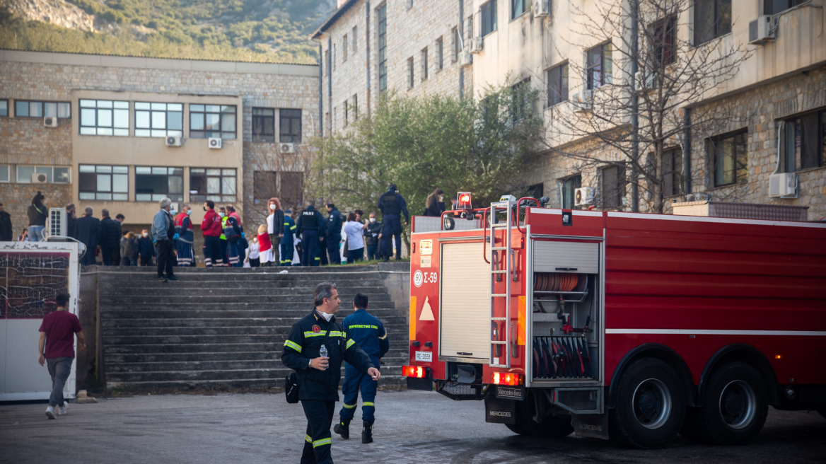 Φωτιά στο «Παπανικολάου»: «Είναι σαν να έπεσε βόμβα», δήλωσε ο διευθυντής της κλινικής Covid