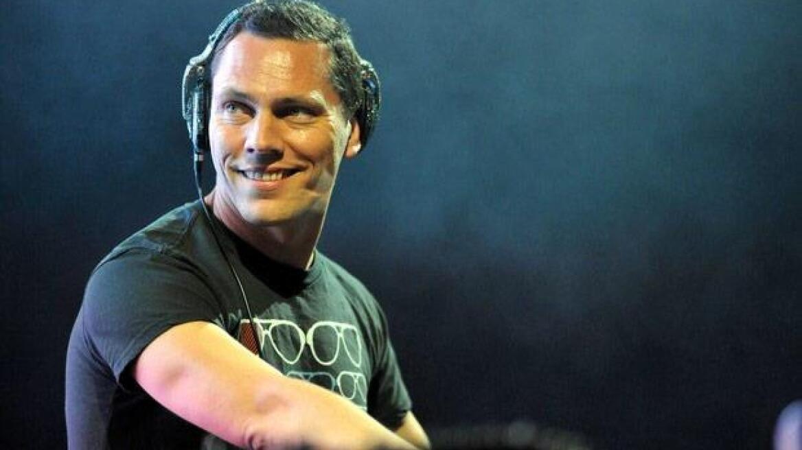 Ο dj Tiesto αποκάλυψε στα Grammys ότι περιμένει το δεύτερο παιδί του