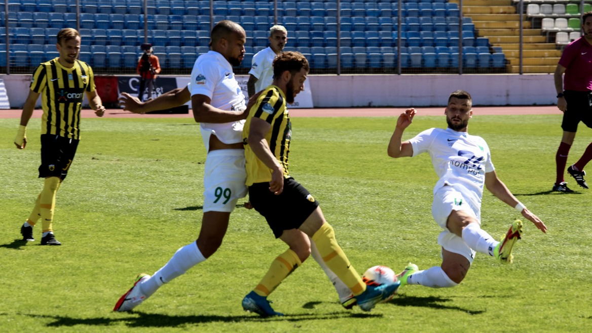 Super League 2, Λεβαδειακός - ΑΕΚ Β' 2-2: «Όρθια» στην έδρα του πρωτοπόρου - Δείτε τα γκολ 