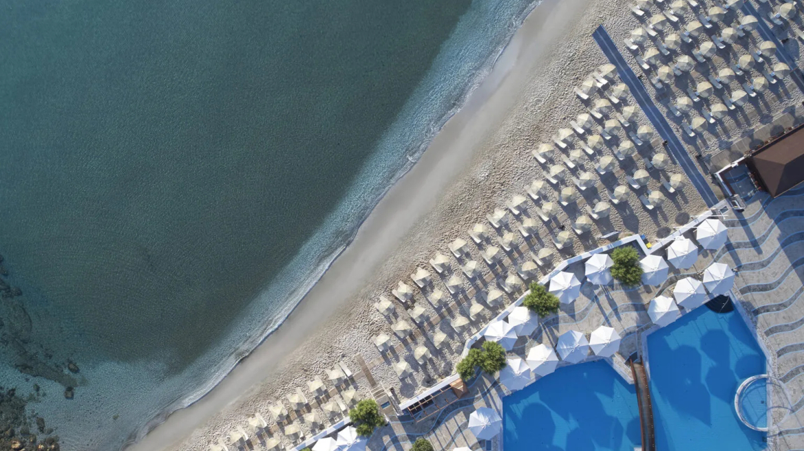 Creta Maris Beach Resort: Το πεντάστερο ξενοδοχείο της Κρήτης που μοιάζει με χωριό -Ιδανικό για πασχαλινές διακοπές 