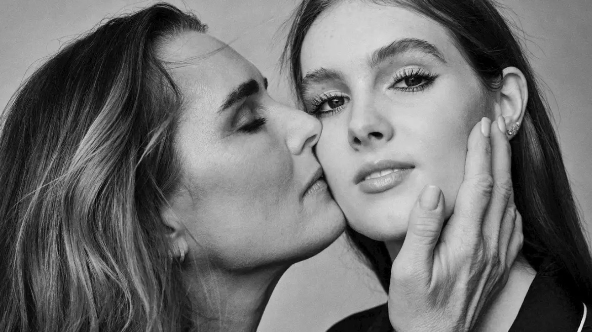 Brooke Shields: Ποζάρει με την κόρη της για τη «Γιορτή της Μητέρας»