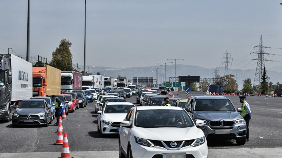 Η μεγάλη έξοδος για το Πάσχα: Μποτιλιάρισμα στην Αττική Οδό και τις εθνικές οδούς προς Λαμία και Κόρινθο