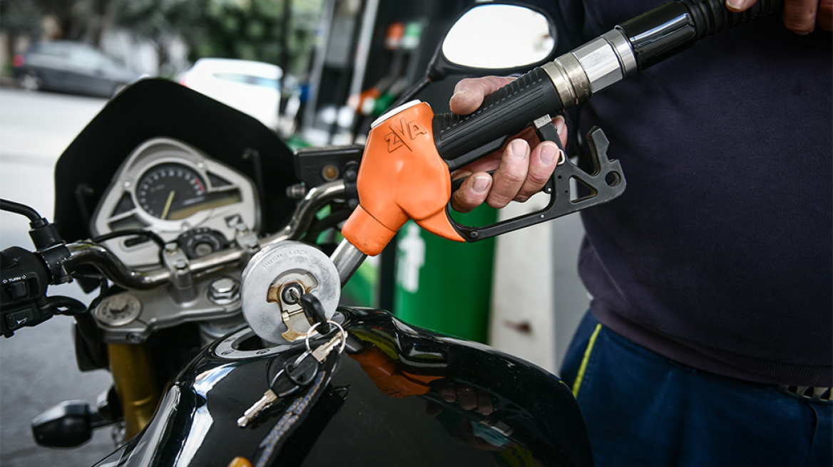 Fuel Pass: Πρεμιέρα με 200.000 αιτήσεις και …εκπλήξεις