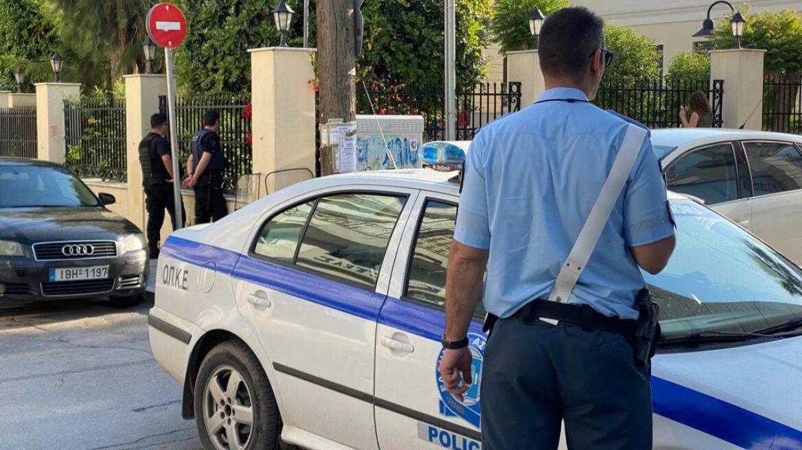 Συμπλοκή νεαρών αλλοδαπών στα Γιάννενα - Mαχαιρώθηκε 15χρονος