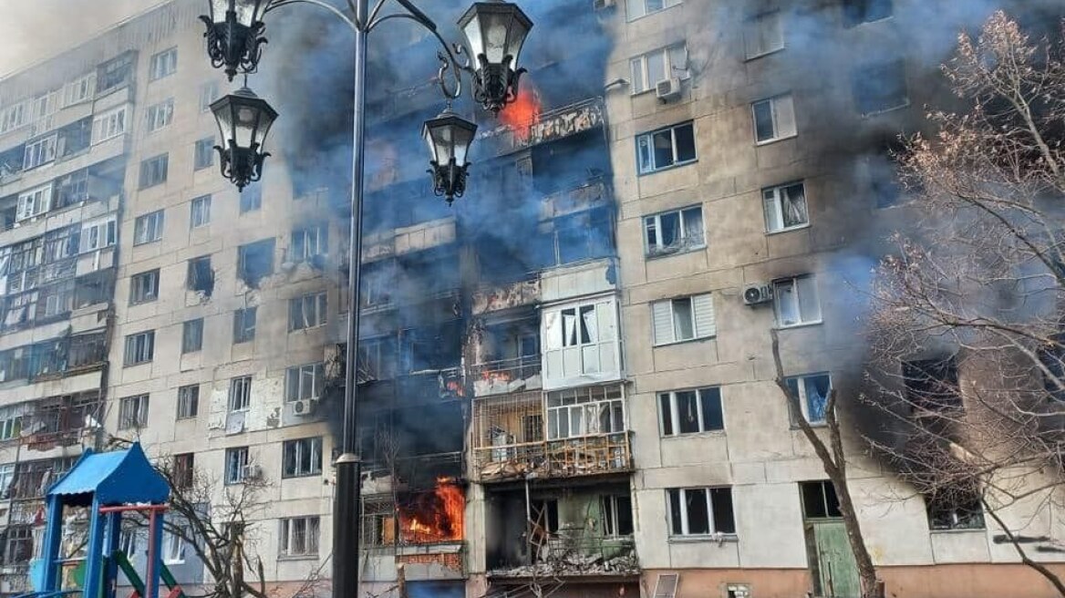 Πόλεμος στην Ουκρανία: 12 άμαχοι νεκροί στα πλήγματα του ρωσικού πυροβολικού στη Σεβεροντονιέτσκ