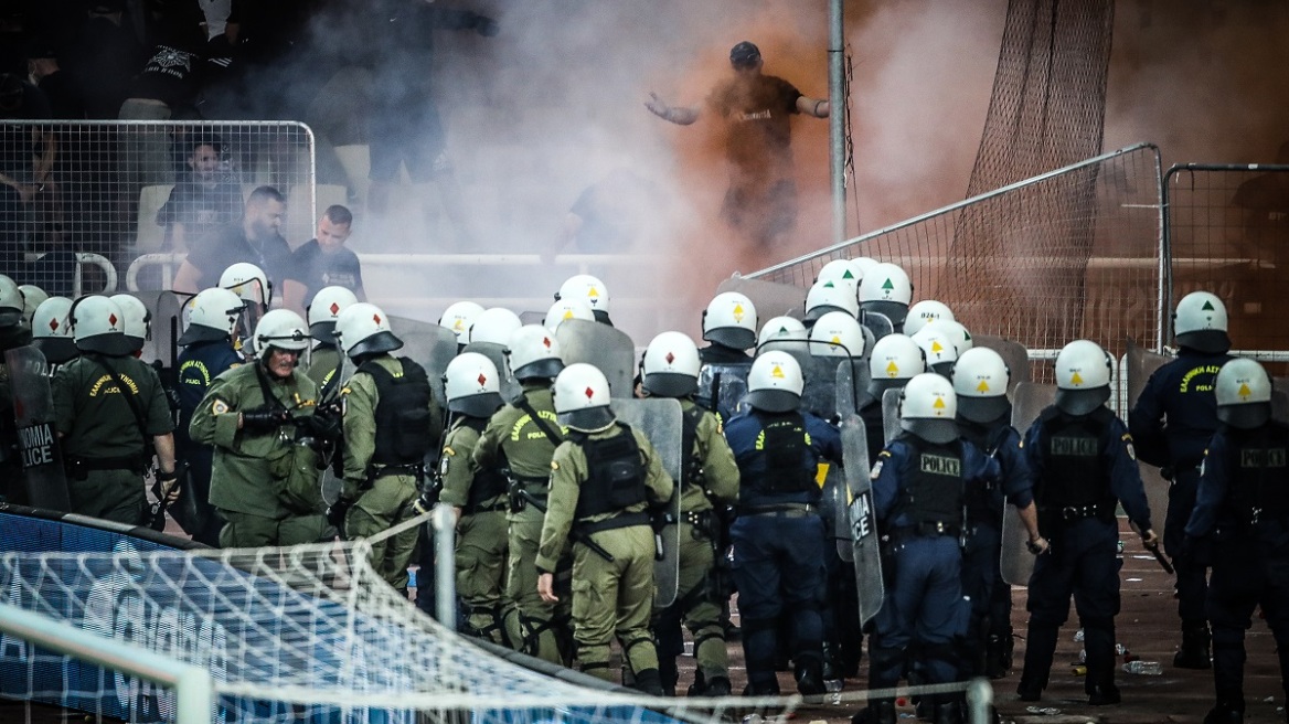 Τελικός Κυπέλλου: 17 συλλήψεις για τα επεισόδια στο ΟΑΚΑ