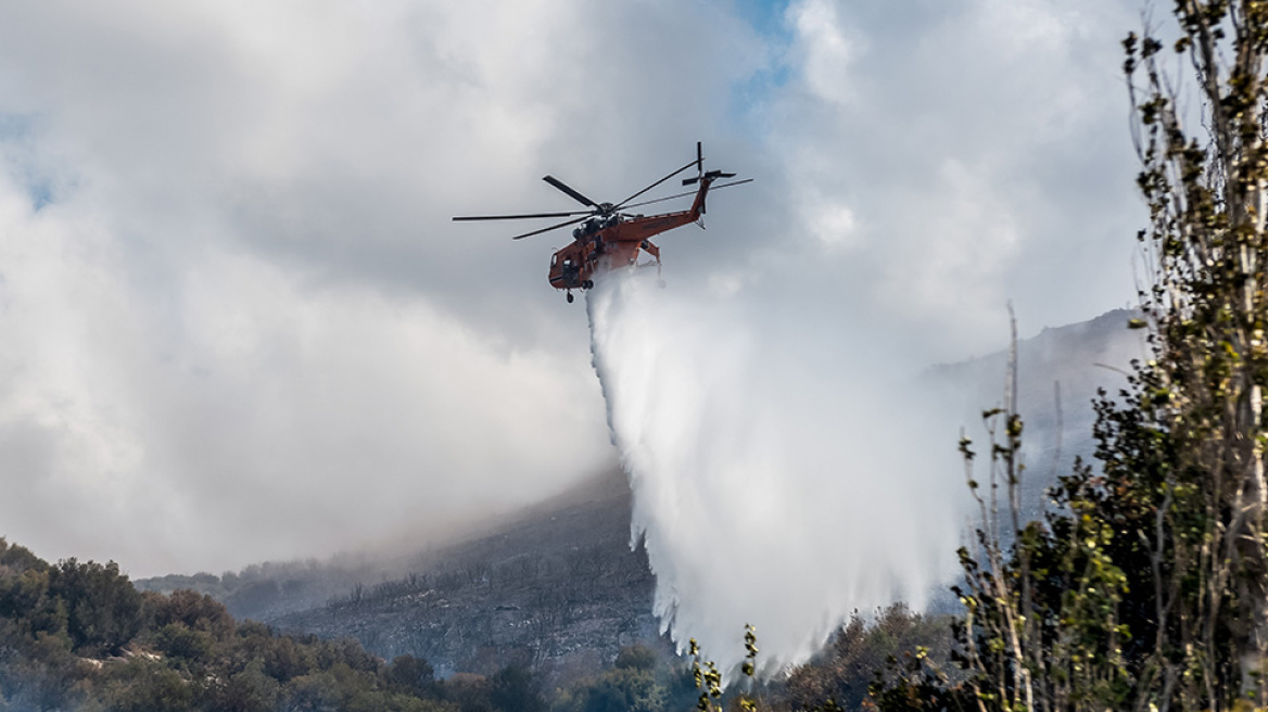 Φωτιά: Μεγάλη κινητοποίηση της Πυροσβεστικής για δύο πυρκαγιές στην Εύβοια - Σηκώθηκαν επτά αεροσκάφη