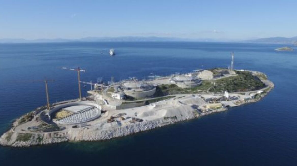 Σταθμός LNG στη Ρεβυθούσα: Η άγνωστη ιστορία για τις εγκαταστάσεις που εξασφαλίζουν στη χώρα φυσικό αέριο