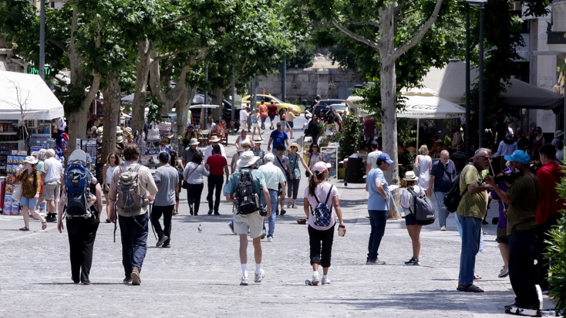 Κορωνοϊός: 5.080 κρούσματα, 12 θάνατοι και 130 διασωληνωμένοι