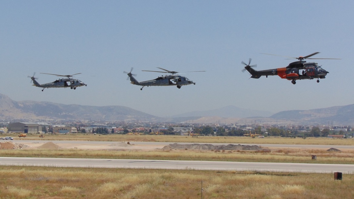 ΓΕΕΘΑ: Ελληνικό Super Puma και δυο F-16 σε συνεκπαίδευση με ελικόπτερα από το Harry S. Truman