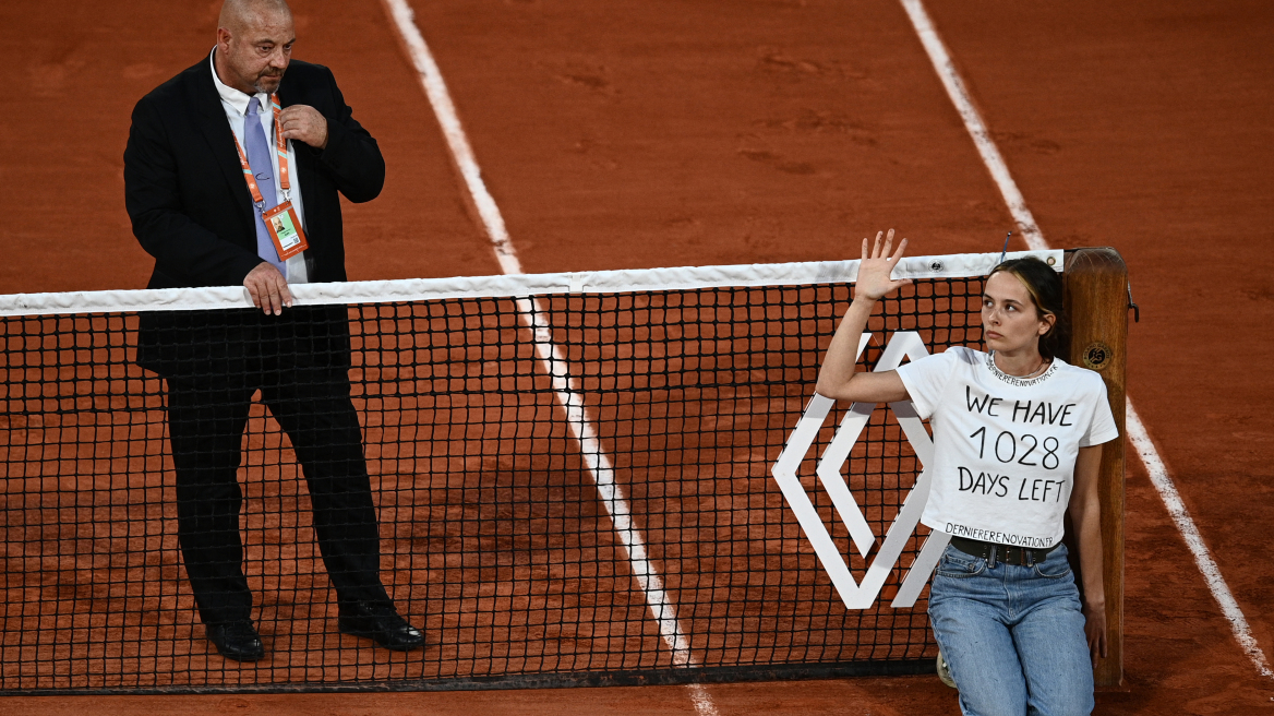 Roland Garros: Διαδηλώτρια διέκοψε προσωρινά τον δεύτερο ημιτελικό του γαλλικού Όπεν