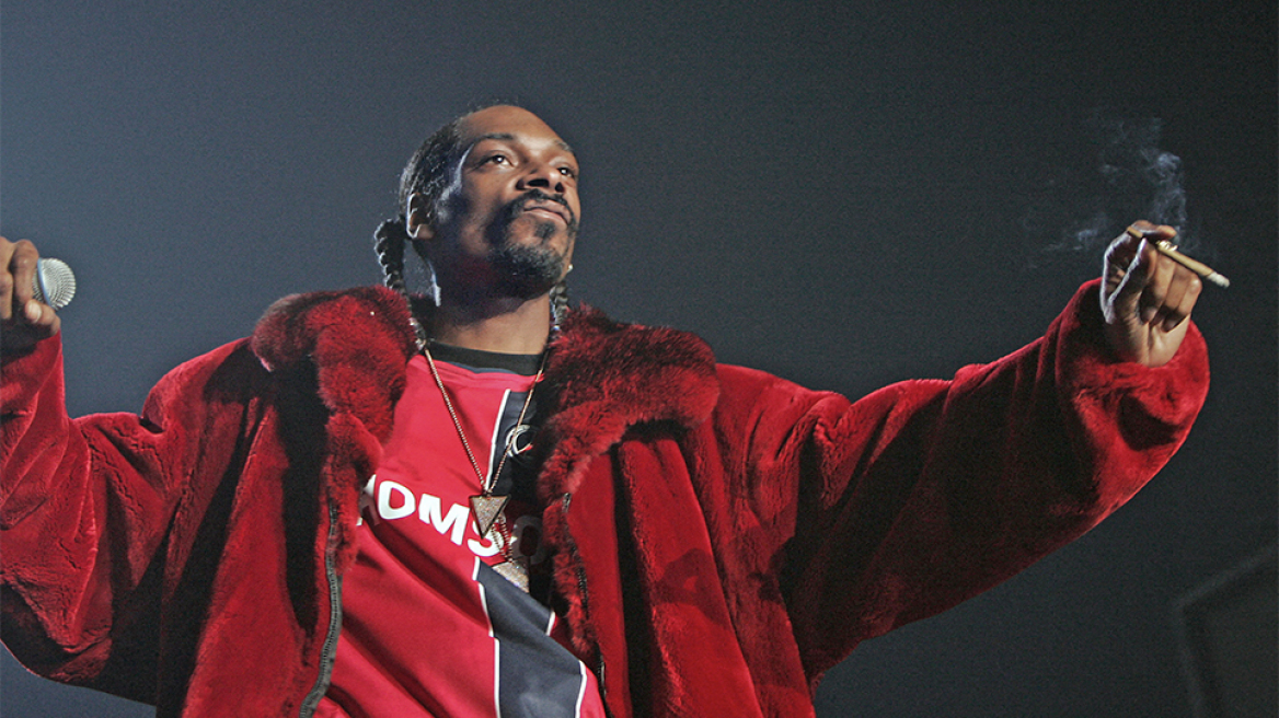 Ο υπάλληλος που στρίβει τα... τσιγάρα του Snoop Dogg πήρε αύξηση - Πάνω από $50.000 το ετήσιο εισόδημά του