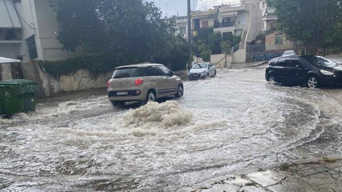 Καιρός - Κακοκαιρία «Genesis»: Πλημμύρισε η Ηλιούπολη - Καταρρακτώδης βροχή και χαλάζι στη Ραφήνα 