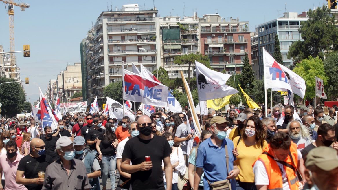 Το ΚΚΕ καταγγέλλει επίθεση αστυνομικών σε βάρος μελών του μέσα σε δικαστήριο