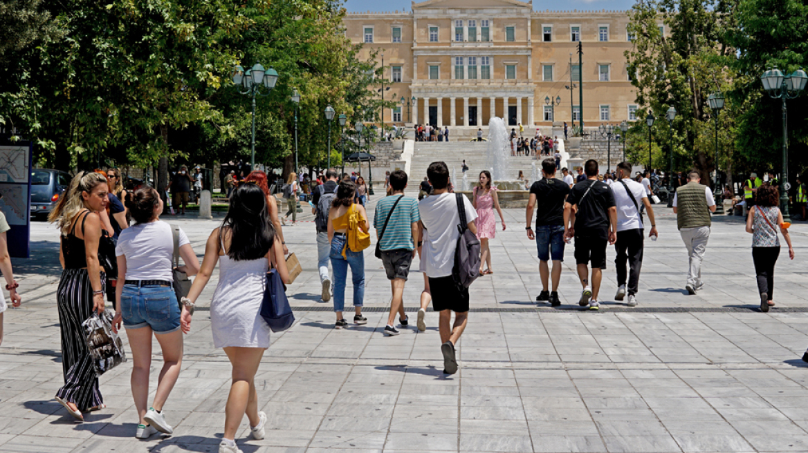 Παγώνη για κορωνοϊό: Πού εντοπίζεται κυρίως η υποπαραλλαγή «4» που κάνει 40 πυρετό