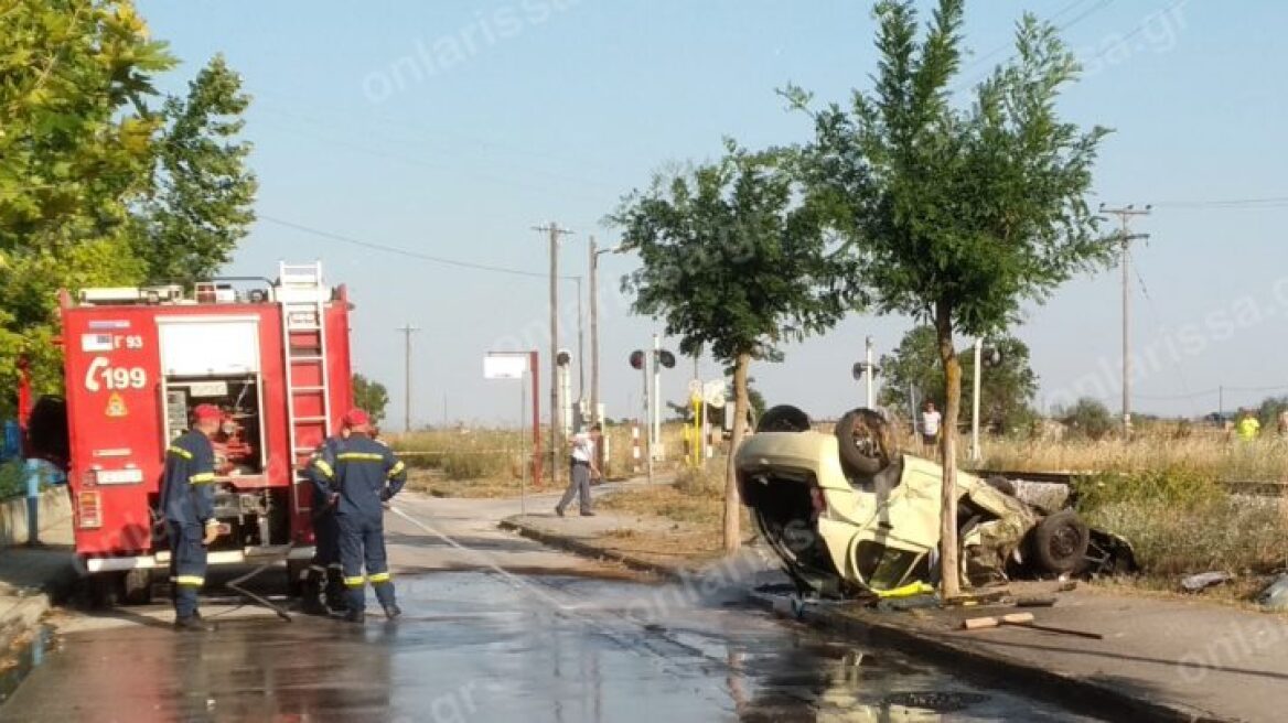 Τραγωδία στη Λάρισα: Τρένο παρέσυρε αυτοκίνητο, νεκρός ο οδηγός του ΙΧ