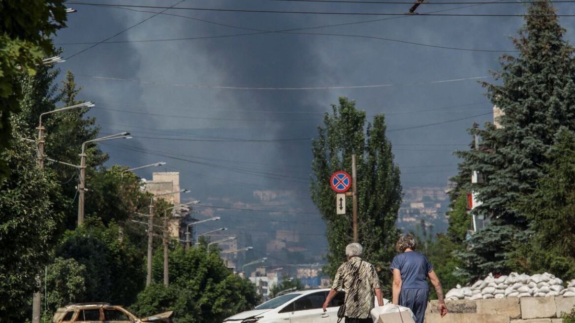 Πόλεμος στην Ουκρανία: Ρωσικά στρατεύματα στα όρια της Λισιτσάνσκ, 4 μήνες μετά την εισβολή