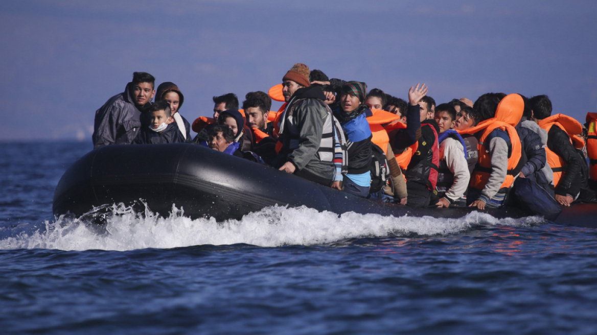 «Ξήλωσαν» κύκλωμα διακίνησης μεταναστών - Τους έφερναν σε ερημικές παραλίες στην Ικαρία και τους έκρυβαν σε ξενοδοχεία