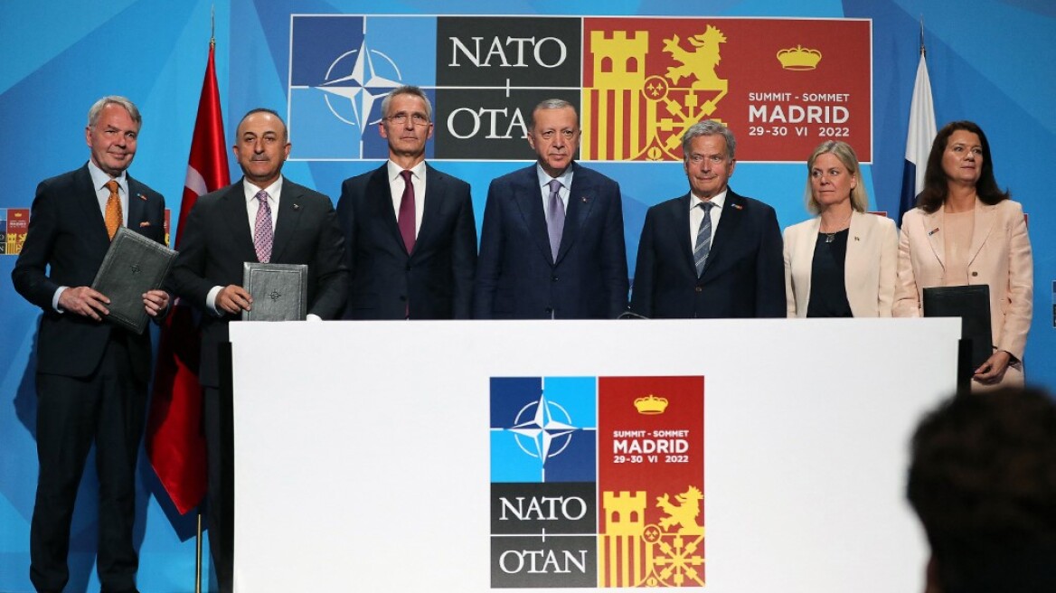 NATO: Ικανοποίηση της Ελλάδας από τη συμφωνία Τουρκίας, Φινλανδίας και Σουηδίας