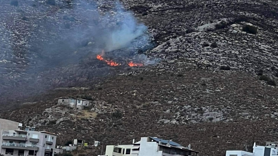 Συναγερμός στην πυροσβεστική - Φωτιά ξανά στο Σχιστό