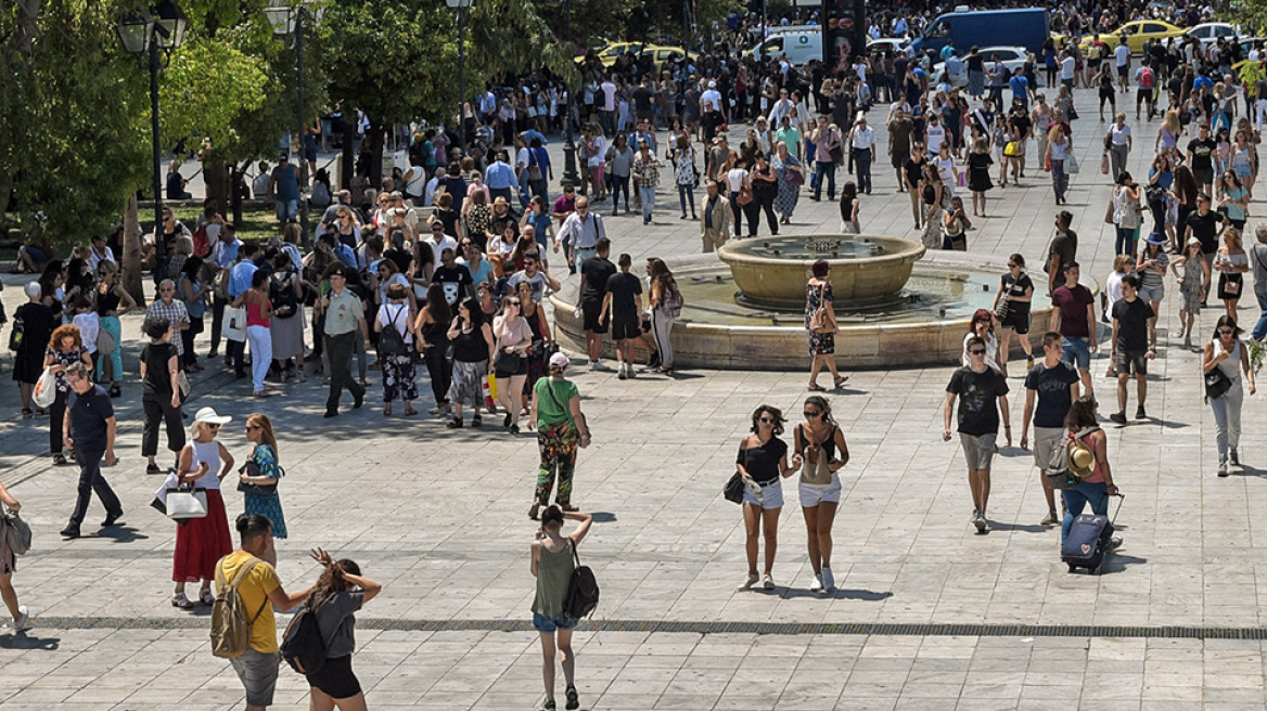 Κορωνοϊός: Τουλάχιστον διπλάσιος ο πραγματικός αριθμός των κρουσμάτων - Αυξάνεται η πίεση στα νοσοκομεία