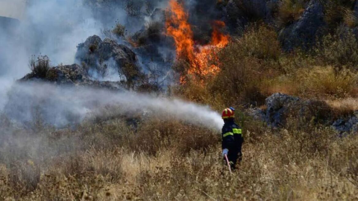 Υπό έλεγχο η φωτιά στον Άγιο Γιάννη Κορινθίας - Είχε ξεσπάσει ανάμεσα σε Άργος και Σοφικό