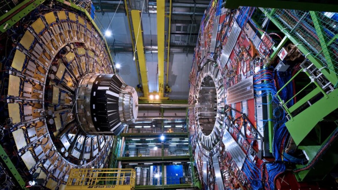 CERN: Ανακαλύφθηκαν τρία νέα «εξωτικά» σωματίδια, ένα πεντακουάρκ και δύο τετρακουάρκ