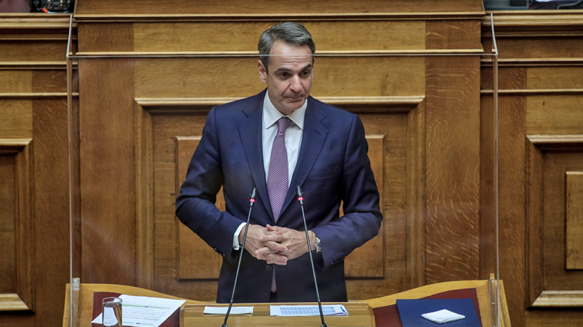 Κυριάκος Μητσοτάκης: Στη Βουλή για την Παιδεία με διαχωριστικές γραμμές από τη ρητορική Βερναρδάκη