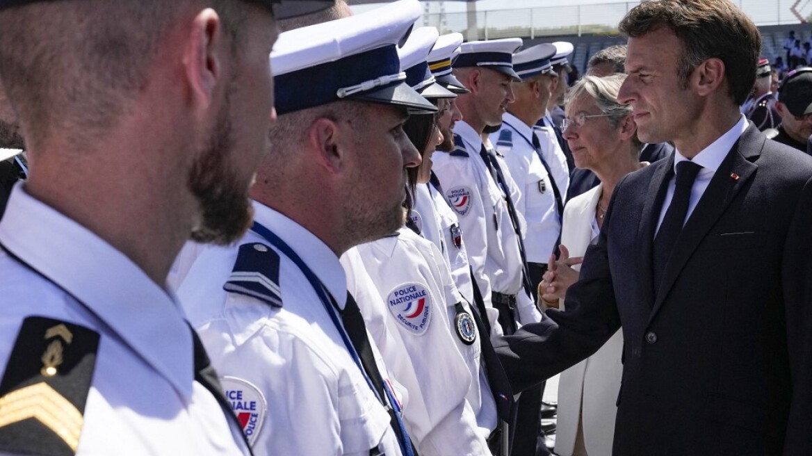 Γαλλία: Γιορτάζουν την Ημέρα της Βαστίλης - Μεγάλη παρέλαση στα Ηλύσια Πεδία παρουσία Μακρόν