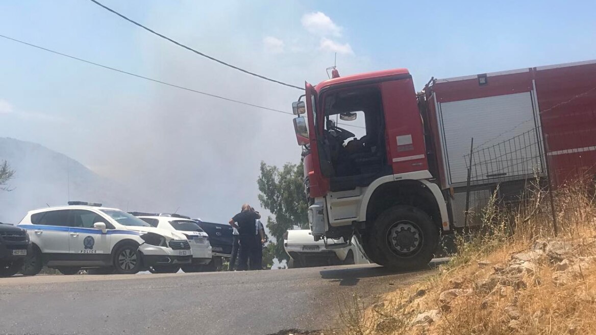 Φωτιά τώρα: Δύσκολη μάχη με τις φλόγες στο Ρέθυμνο - Εστάλη 112 για εκκένωση του χωριού Μέλαμπες στον Άγιο Βασίλειο