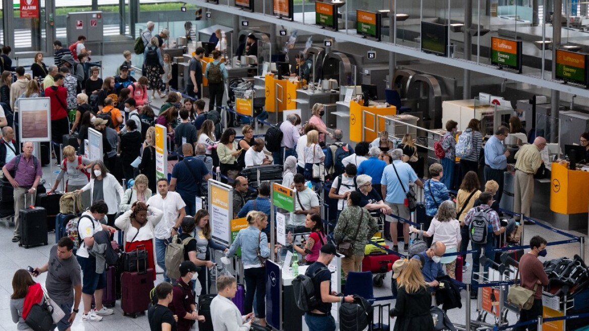 Covid και υπερκόπωση στο προσωπικό της Lufthansa προκαλούν χάος σε αεροδρόμια της Γερμανίας